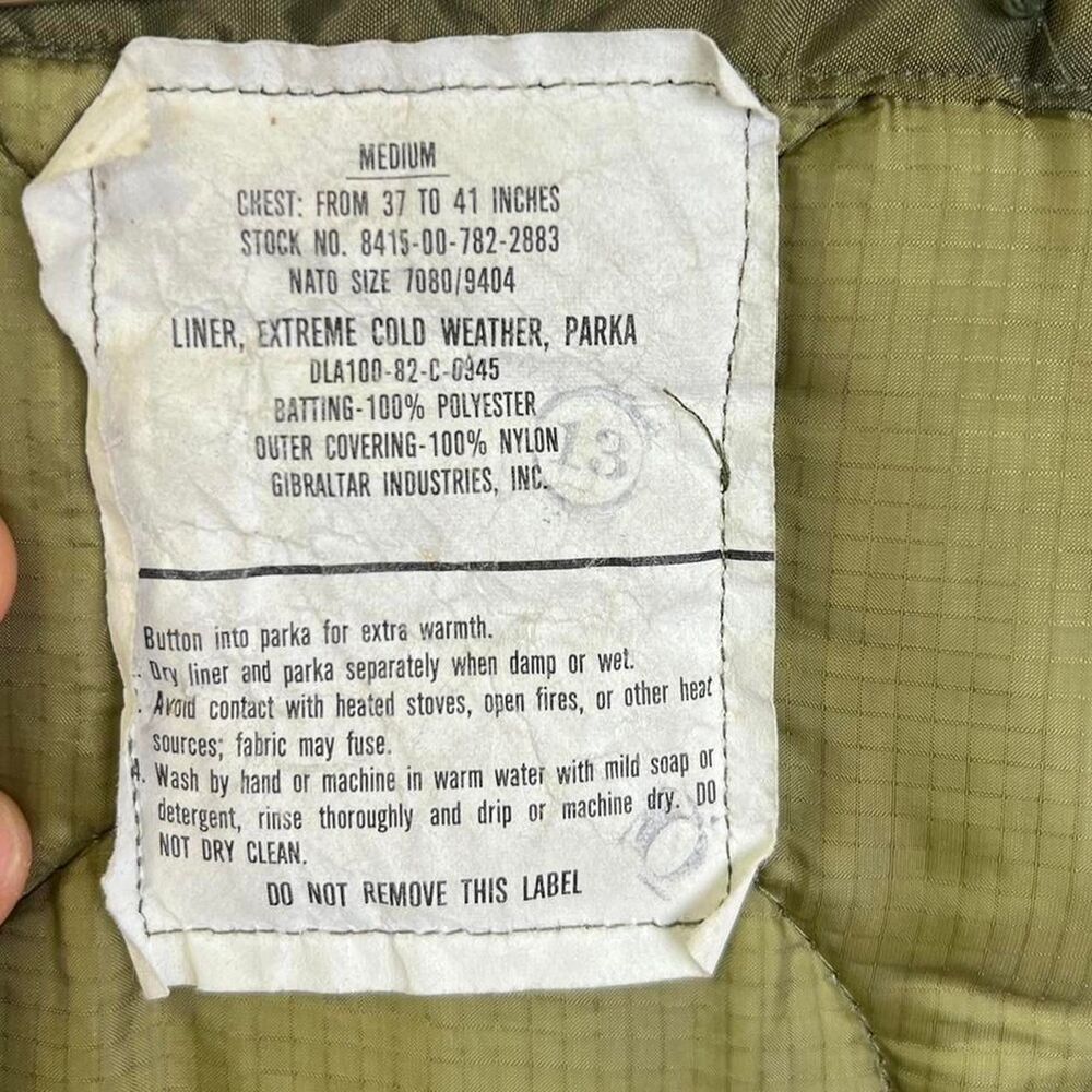 Khaki green 80s military quilted jacket size medium - Picture 7 of 7